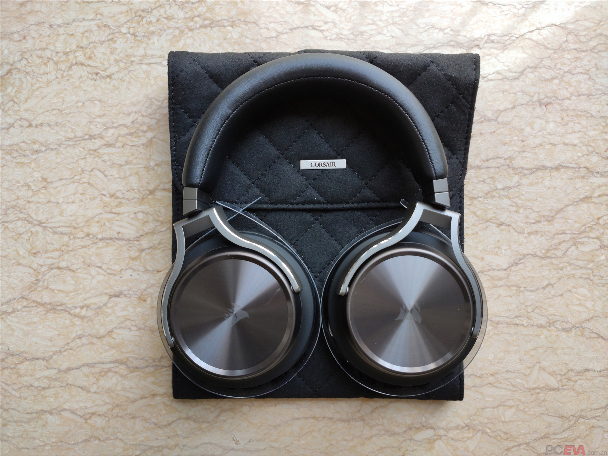 海盗船无线耳机 鉴赏家virtuoso rgb se 对比评测