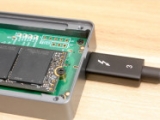 雷电3 NVMe移动硬盘盒测试
